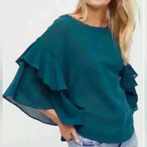 Free People Tops - Free people boho oversized ruffle sleeve top NWT SZ. Xs. Lagan look